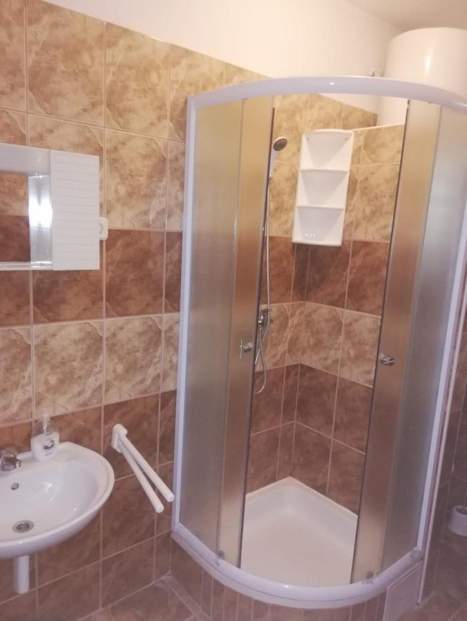 Apartmani Leon Biograd Na Moru Extérieur photo